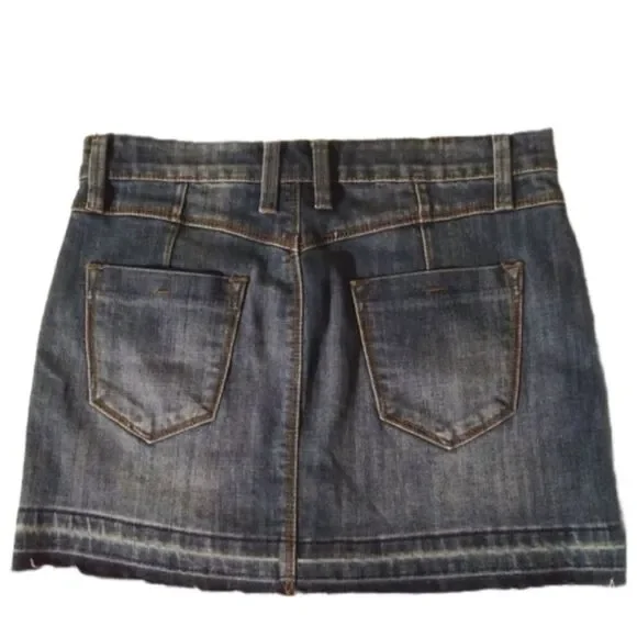 5/$25 SALE! Forever 21 Medium Wash Distressed Denim Mini Skirt Size M - Picture 2 of 5